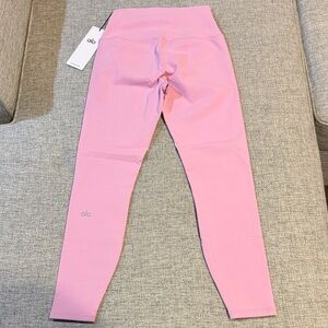 NWT. ALO Yoga Women’s Candy Heart Pink 7/8 Airbrush Legging Size XS